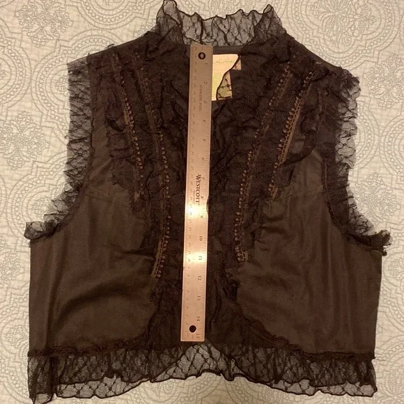 Staring at Stars from Urban Outfitters Lace & Mesh Vest - Picture 3 of 5